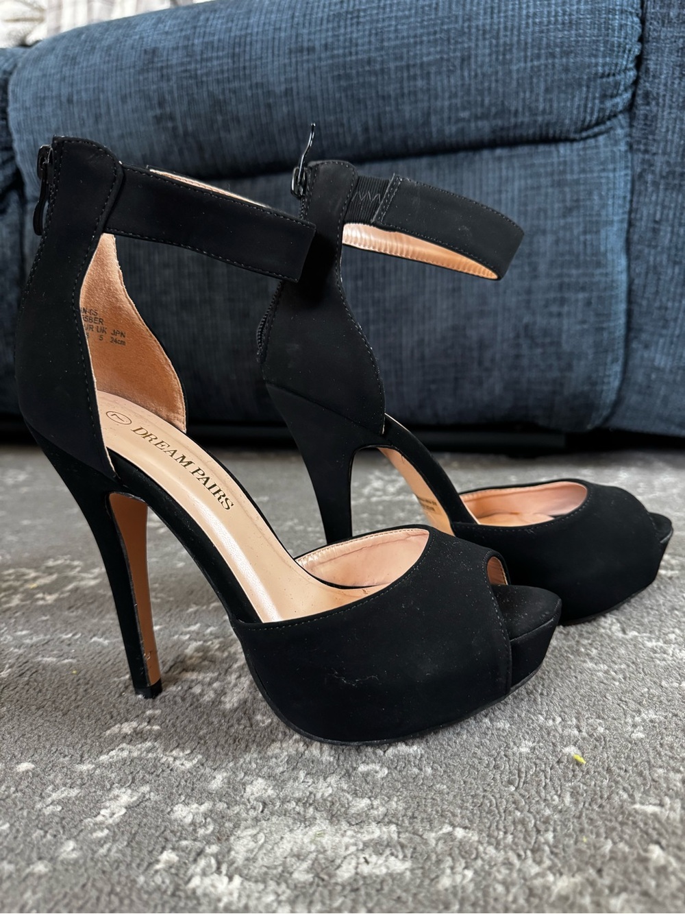 Heels - Picture 3 of 11